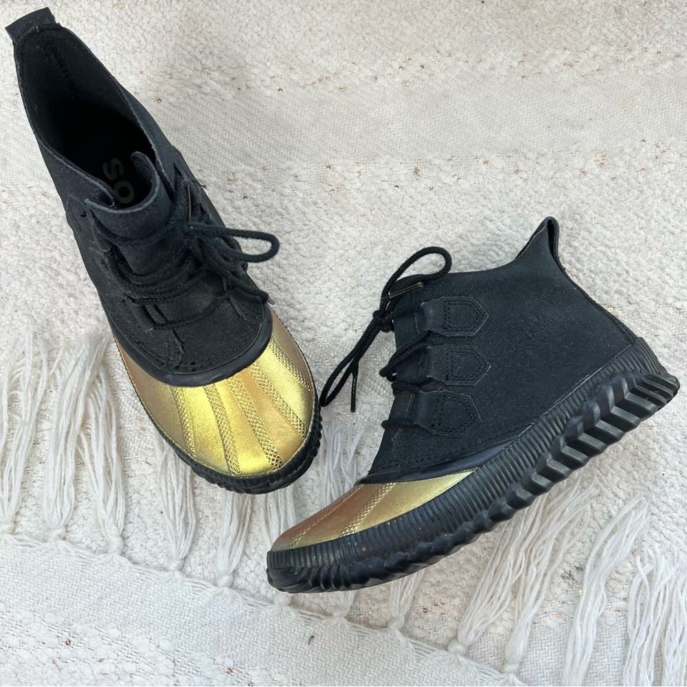Sorel Out N About Rain Boots Black/Gold Waterproof Rain/Snow Ankle Booties 8.5